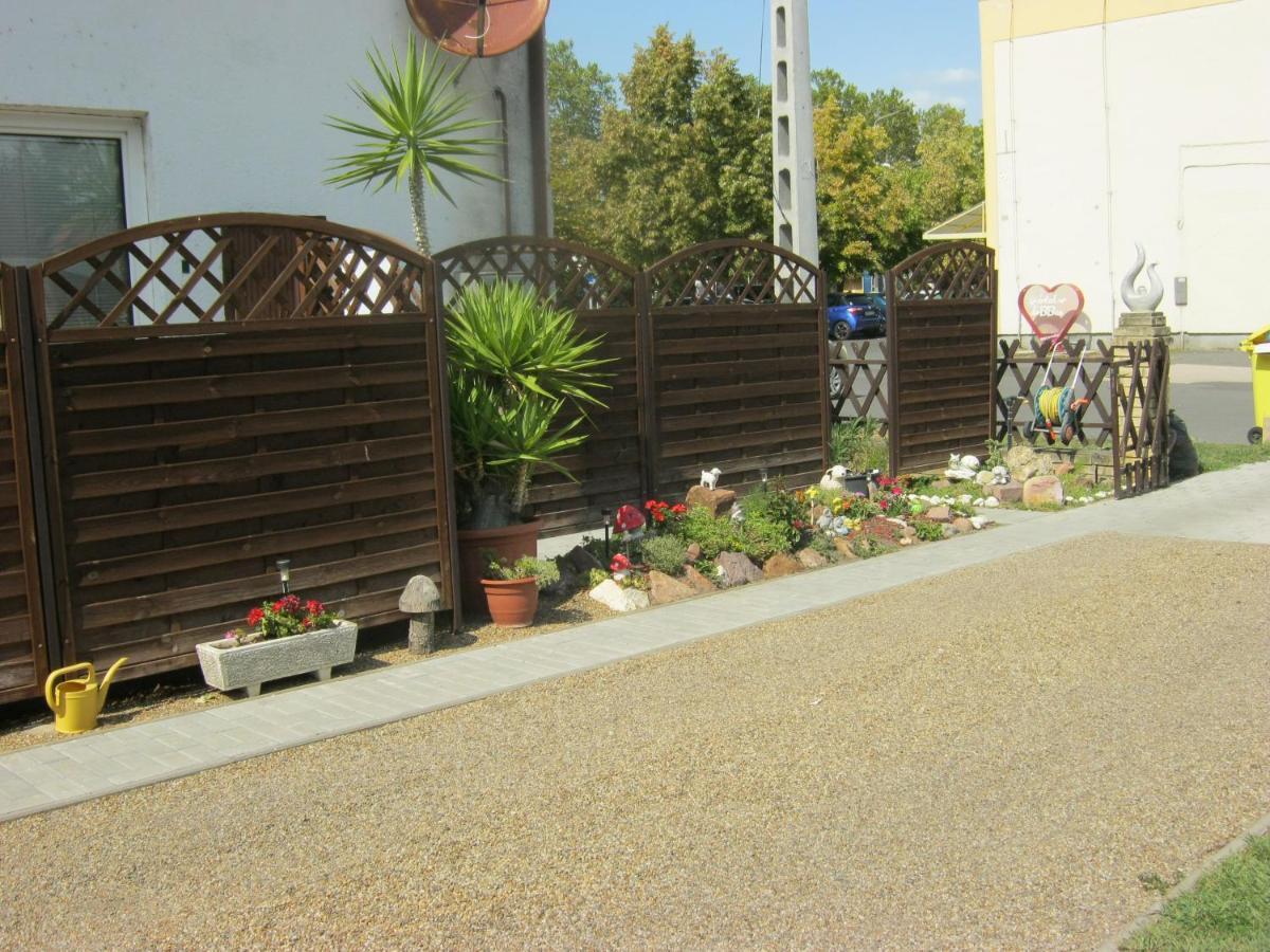 Kitti Apartman Balatonboglár Екстериор снимка