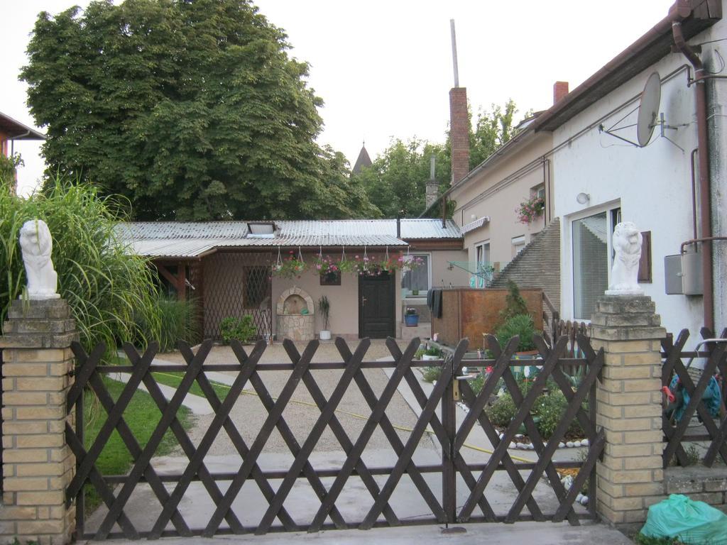 Kitti Apartman Balatonboglár Стая снимка